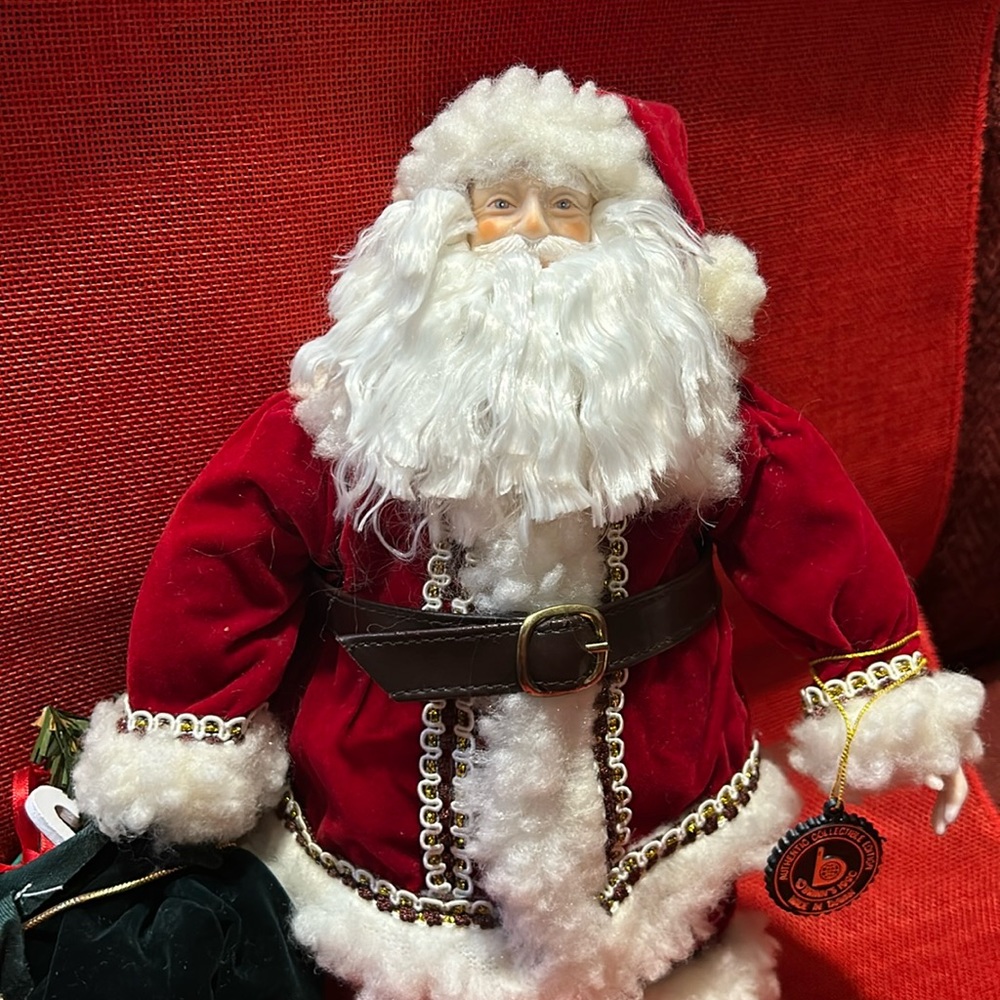 Collectible 1990 Santa